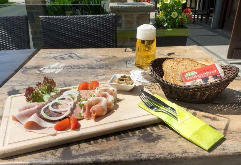 הוסטל Restaurant   Pension Im Pfenn