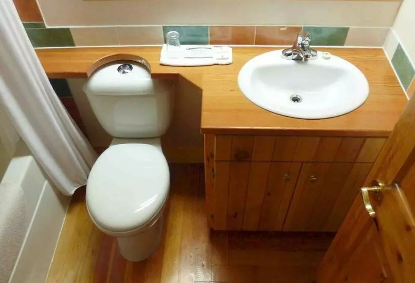 Retkeilymaja Seine Boat Inn