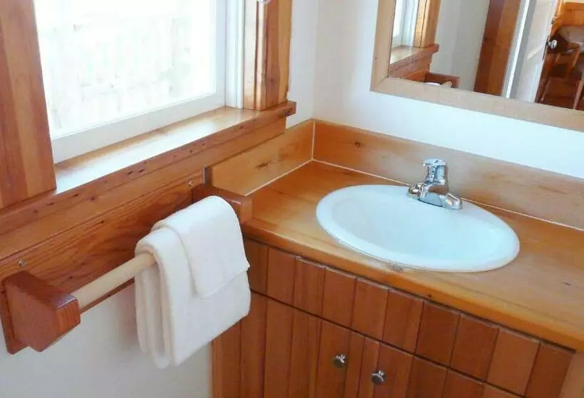 Retkeilymaja Seine Boat Inn