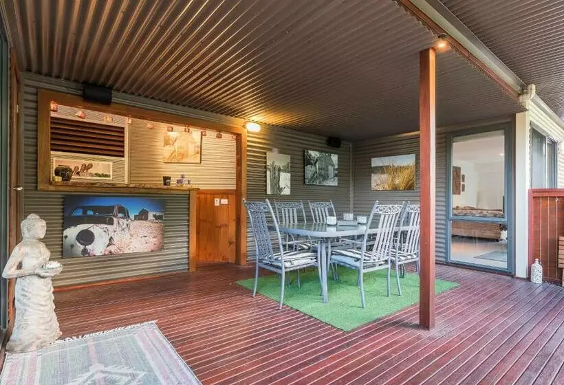 Aamiaismajoitus (B&B) Balconies Dolphincove