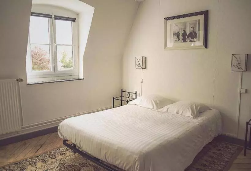 Aamiaismajoitus (B&B) Chateau De Grosfy