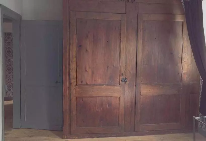 Aamiaismajoitus (B&B) Chateau De Grosfy