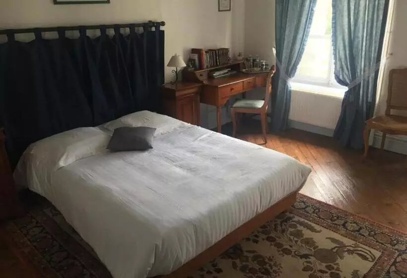 Aamiaismajoitus (B&B) Chateau De Grosfy