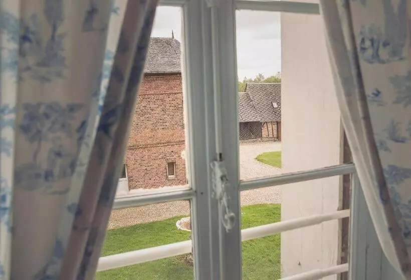 Aamiaismajoitus (B&B) Chateau De Grosfy