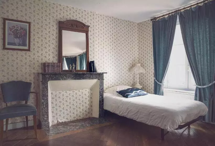 Aamiaismajoitus (B&B) Chateau De Grosfy