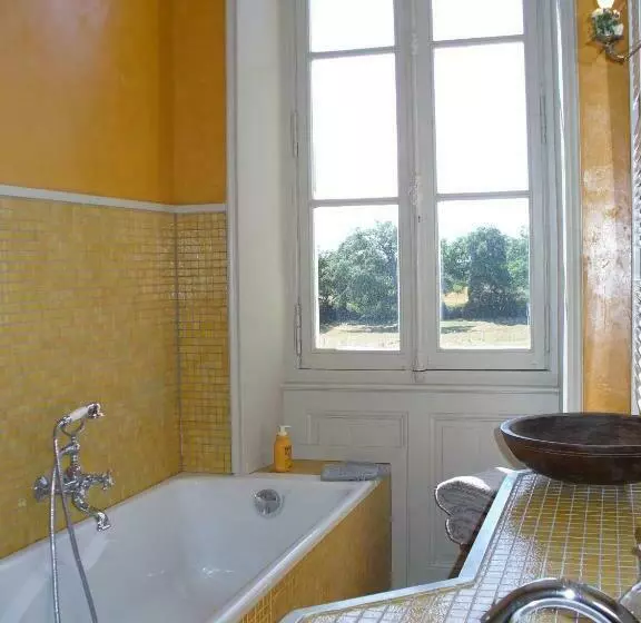 Aamiaismajoitus (B&B) Château Des Lutz