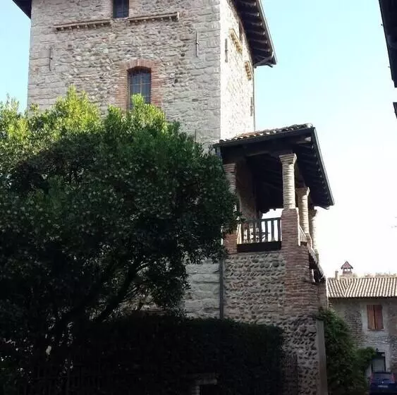 Aamiaismajoitus (B&B) La Torre Medioevale