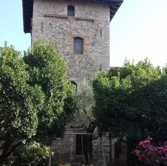 Aamiaismajoitus (B&B) La Torre Medioevale