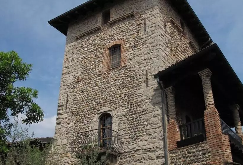 Aamiaismajoitus (B&B) La Torre Medioevale