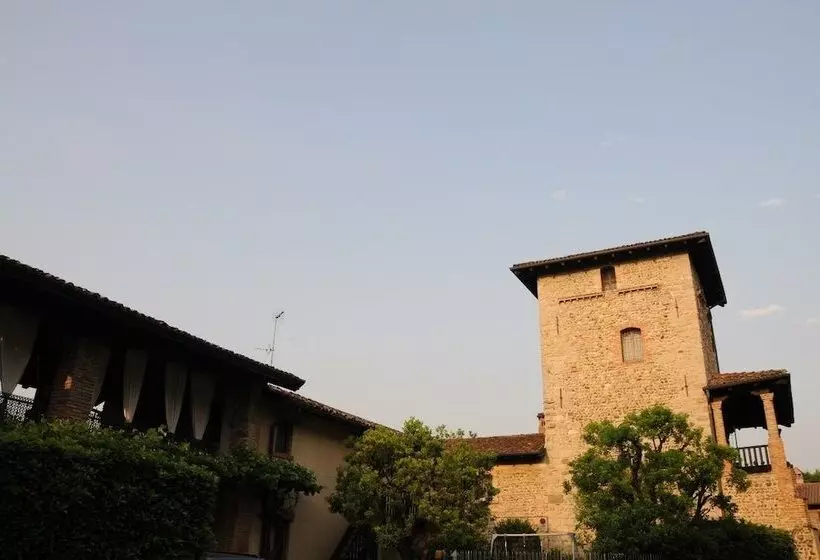 Aamiaismajoitus (B&B) La Torre Medioevale