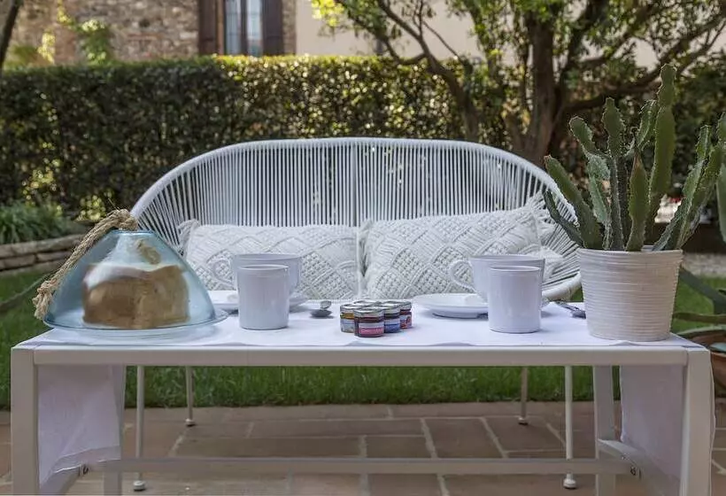 Aamiaismajoitus (B&B) La Torre Medioevale