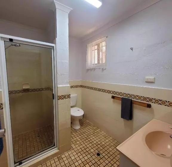 Boyne Island Motel And Villas