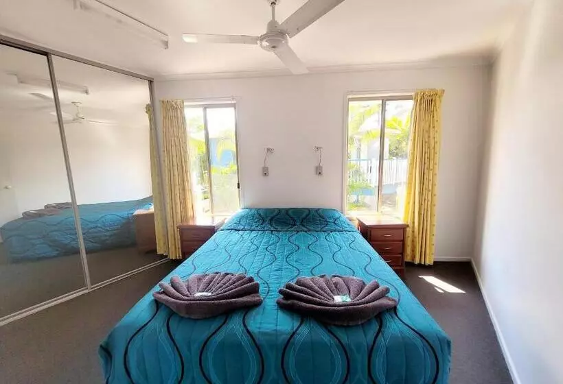 Boyne Island Motel And Villas