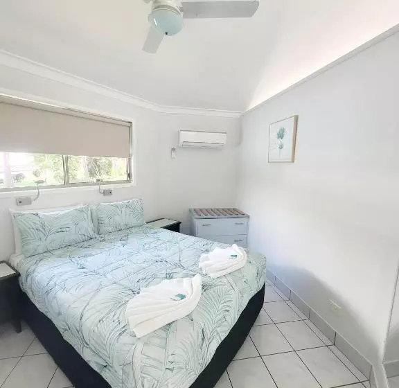 Boyne Island Motel And Villas