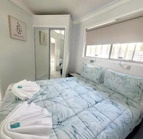 Boyne Island Motel And Villas