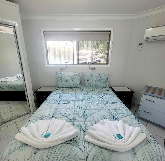 Boyne Island Motel And Villas