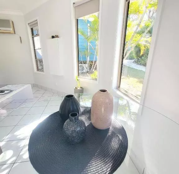 Boyne Island Motel And Villas