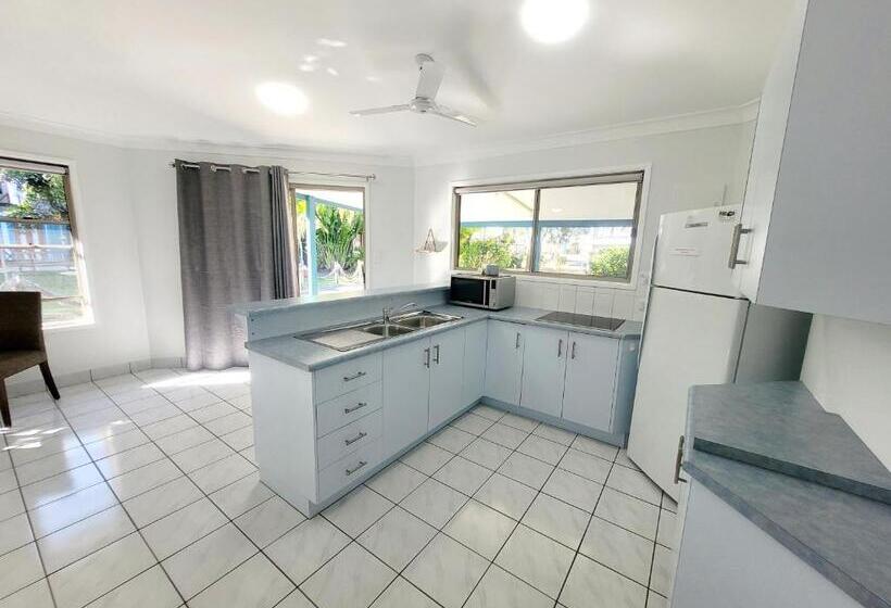 Boyne Island Motel And Villas