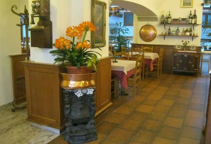 Hotelli Albergo Esposito