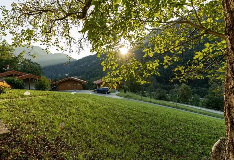 Hotelli & Chalets Lampllehen