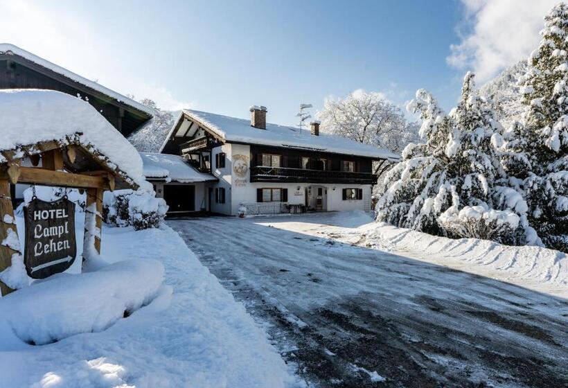 Hotel & Chalets Lampllehen