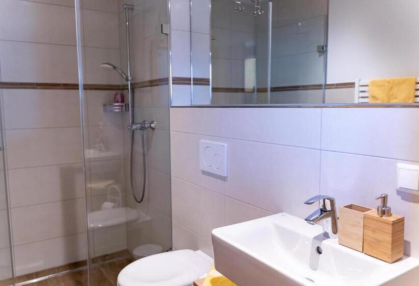 Hotel & Chalets Lampllehen