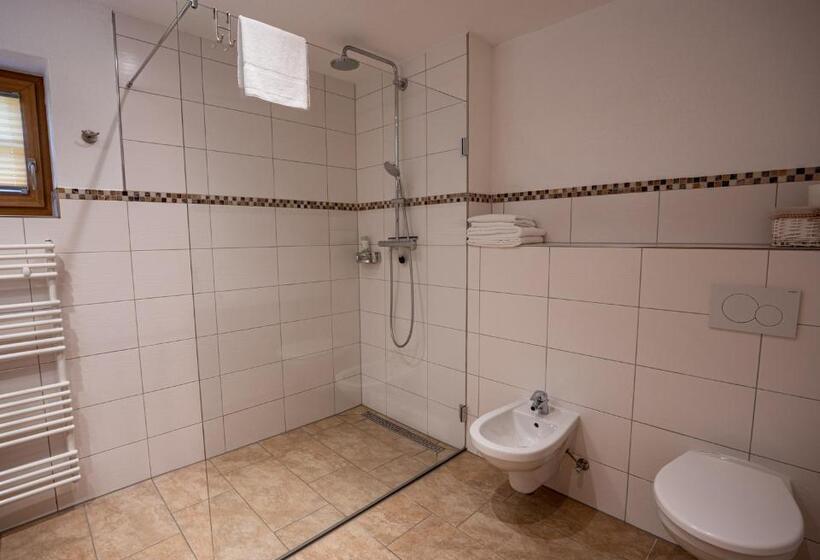 Hotel & Chalets Lampllehen