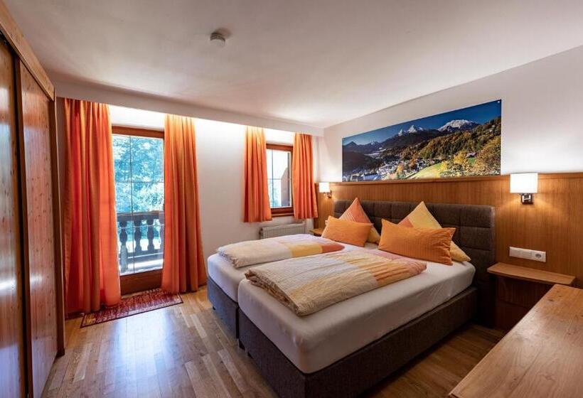 Hotel & Chalets Lampllehen