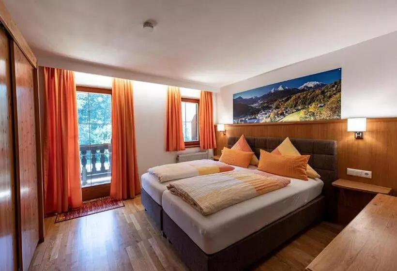 Hotelli & Chalets Lampllehen