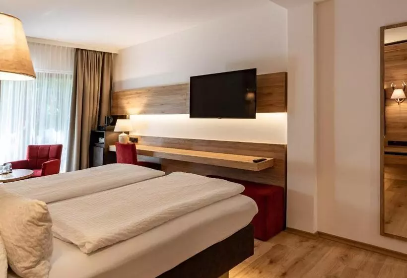 Hotelli & Chalets Lampllehen