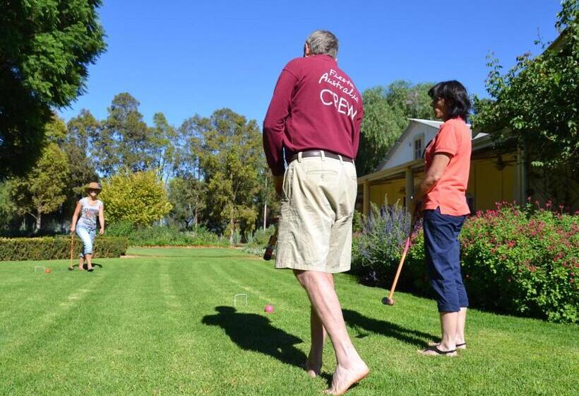 Hotel Corynnia Station