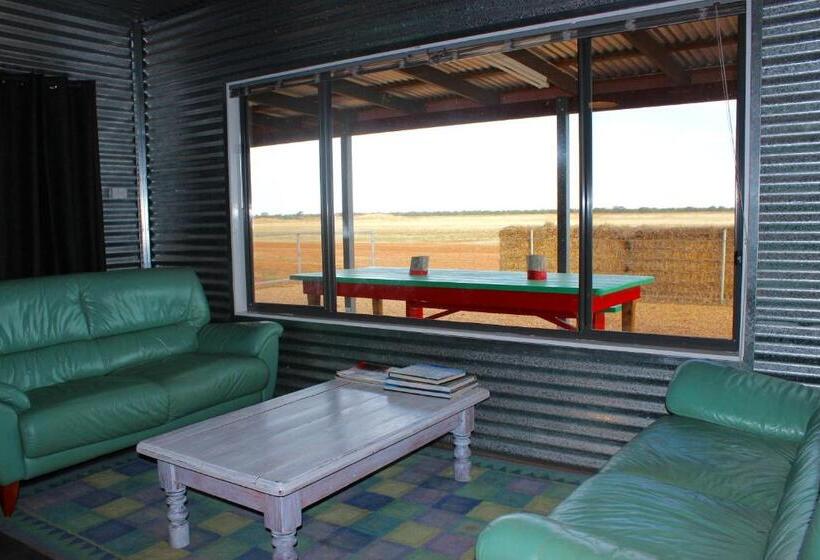 Hotel Corynnia Station