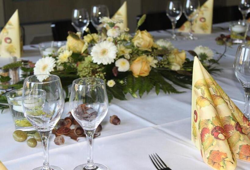 فندق Restaurant Sternen