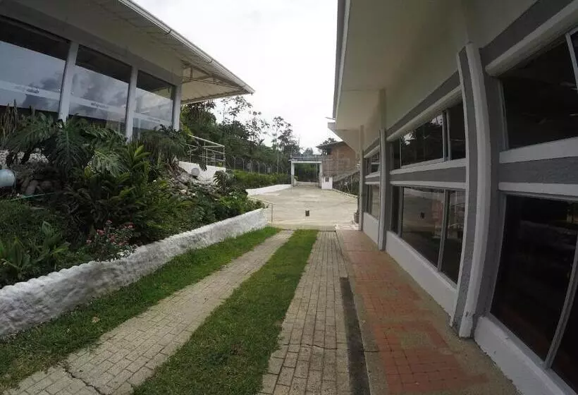 Hotelli Sky Club Eco