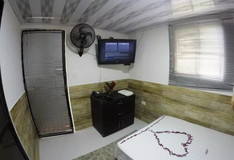 Hotelli Sky Club Eco