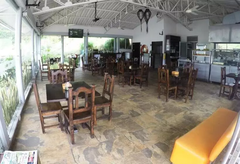 Hotelli Sky Club Eco