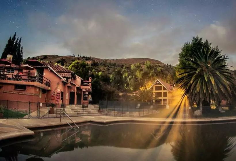 ホテル Termales El Batan