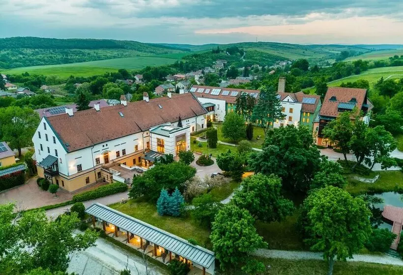 Hotelli Vécsecity Superior