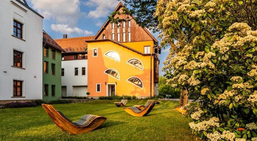 Hotel Vécsecity Superior