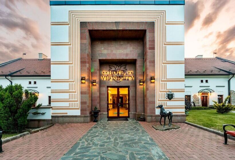 Hotel Vécsecity Superior
