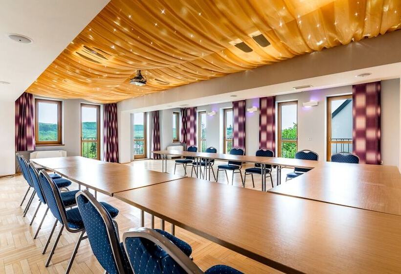 Hotel Vécsecity Superior