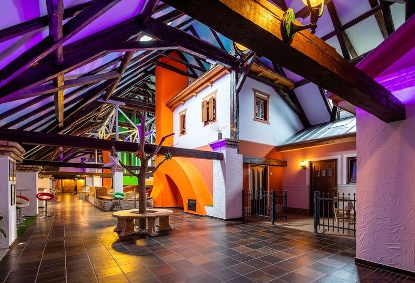 Hotel Vécsecity Superior