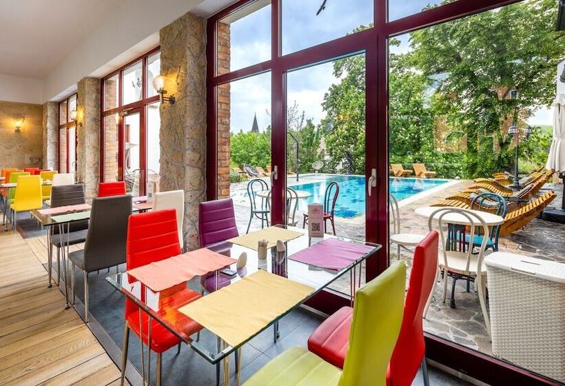 Hotel Vécsecity Superior