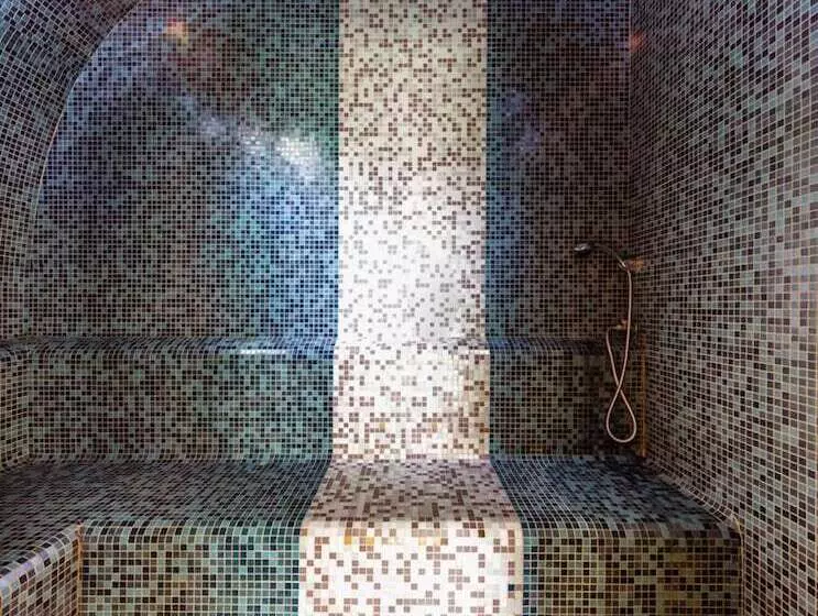 Hotelli Vécsecity Superior