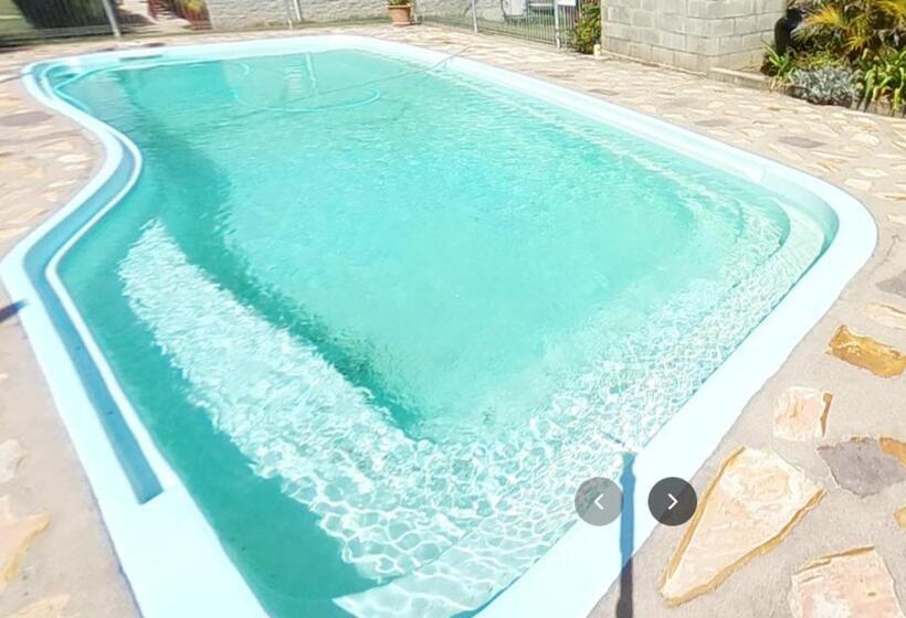 מוטל Murgon Motor Inn