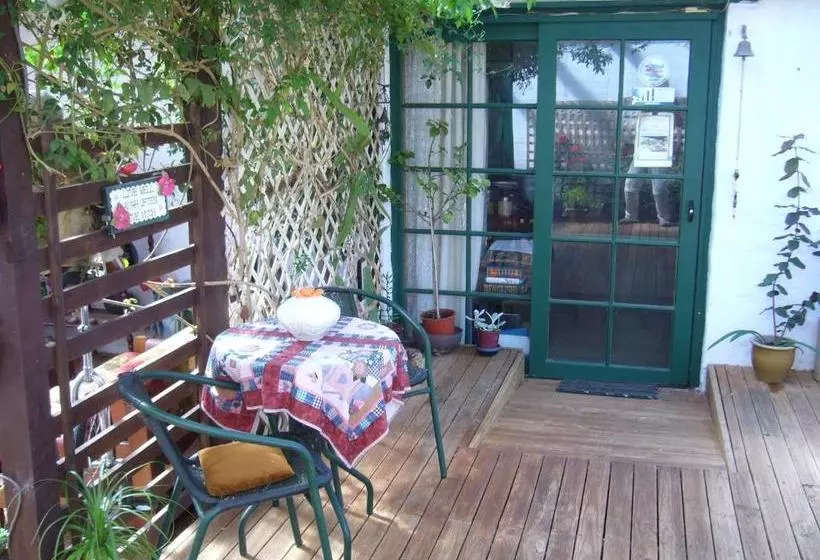 Mooniemia Farmhouse Bed And Breakfast