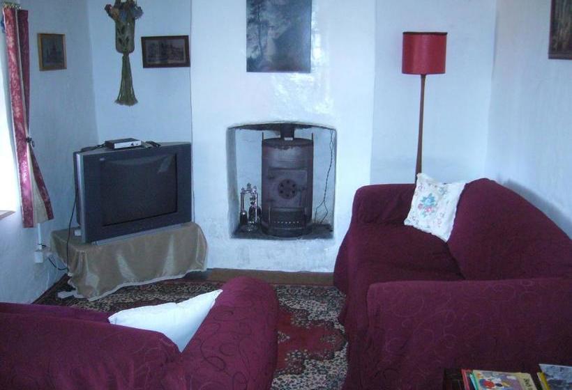 Mooniemia Farmhouse Bed And Breakfast