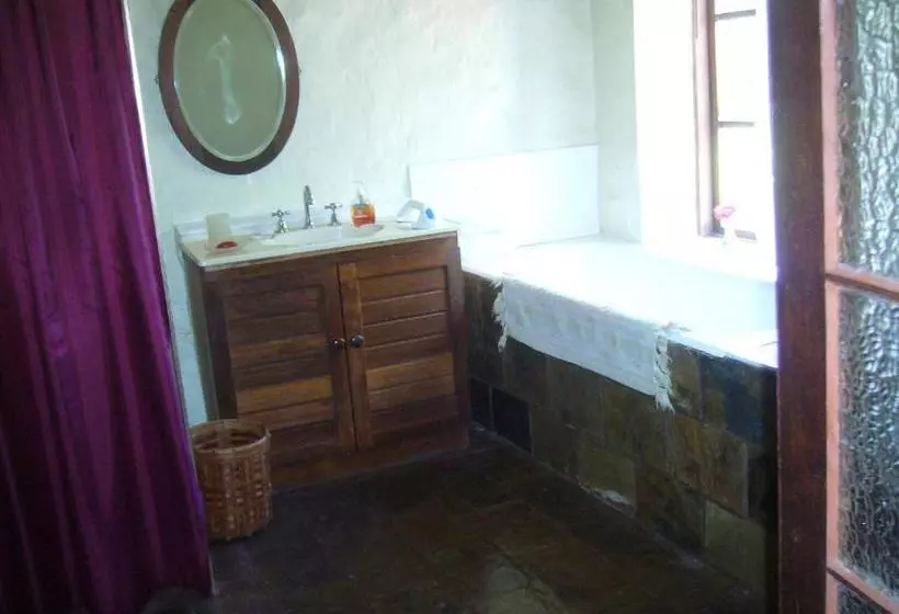 Mooniemia Farmhouse Bed And Breakfast