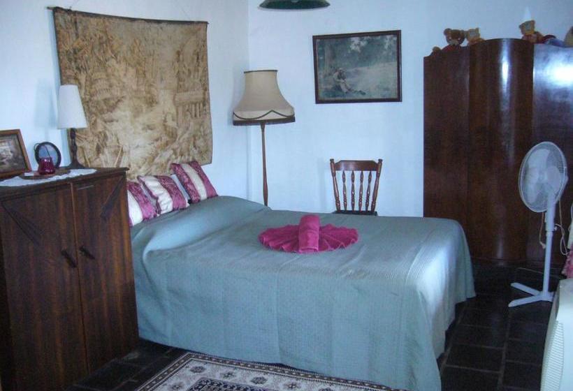 Mooniemia Farmhouse Bed And Breakfast