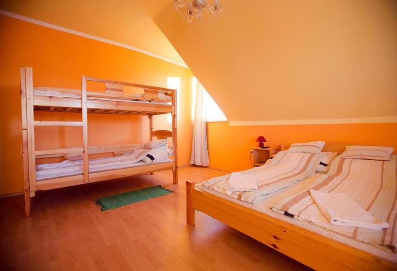 Pensió Adonisz Vendégház